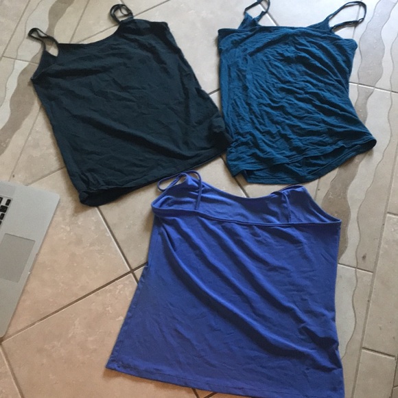 3 tank tops Medium to Large - Picture 5 of 5